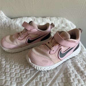 Nike Kids Light Pink and Black Sneakers